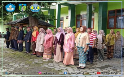 Upacara Memperingati Hari Kartini 2024